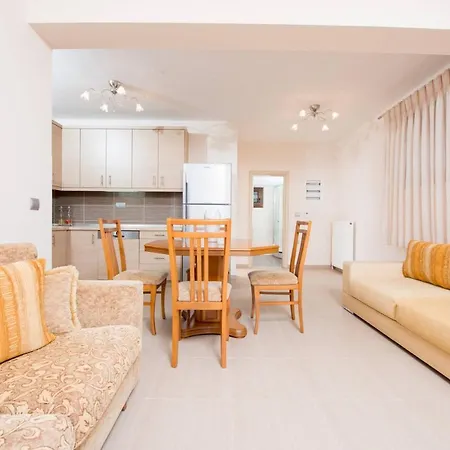 Apartment Efi's & Regina's Sea View *