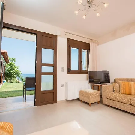 Efi's & Regina's Sea View Apartment
