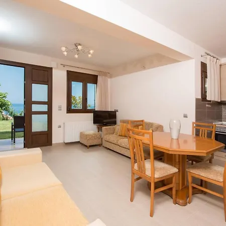 Efi's & Regina's Sea View Apartment