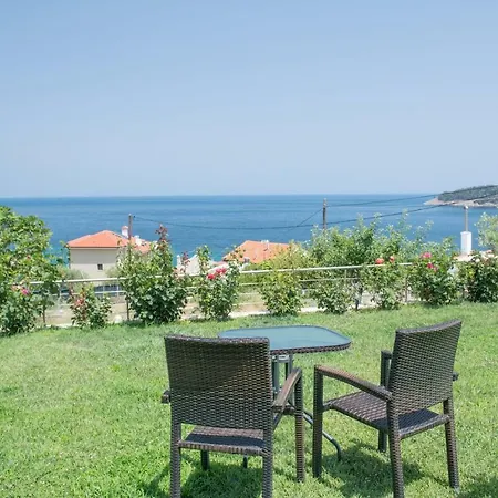 Efi's & Regina's Sea View