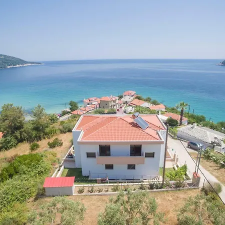 Efi's & Regina's Sea View Apartment