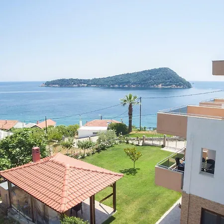 Efi's & Regina's Sea View * Koinira