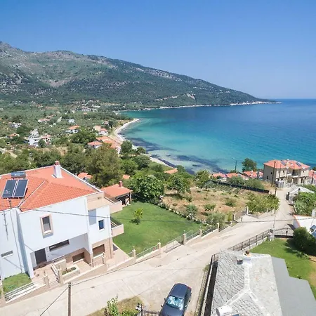 Efi's & Regina's Sea View Apartment